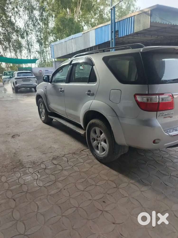 Toyota Fortuner 3.0 2011