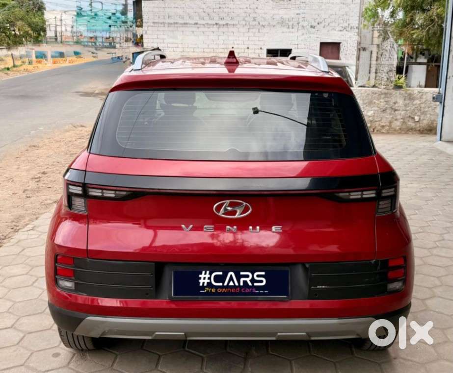 Hyundai Venue 1.2 S (o), 2024, Petrol