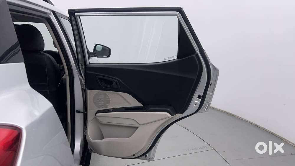 Mahindra Xuv300 W6, 2023, Petrol