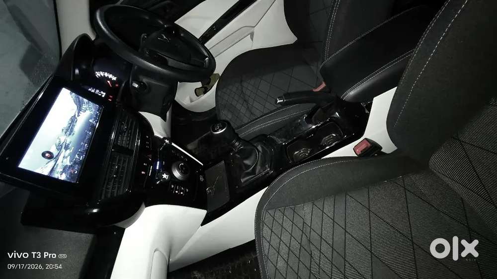Mahindra Xuv3xo Mx2 Pm Not Mx1 2025 Petrol