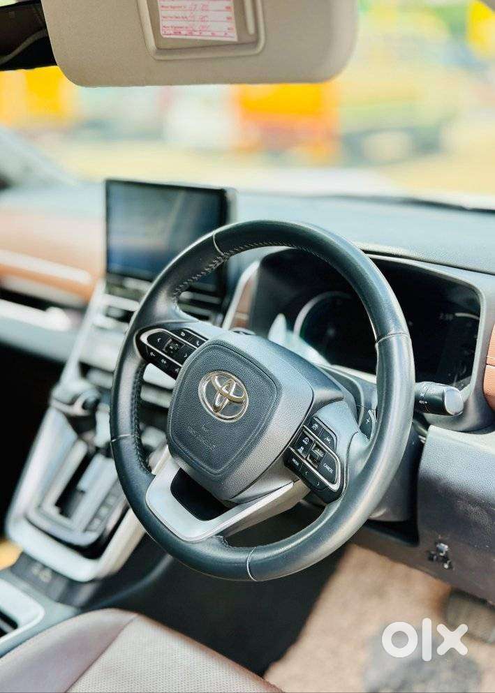 Toyota Innova Hycross 2.0 Zx (o) Hybrid 7 Str, 2024, Petrol