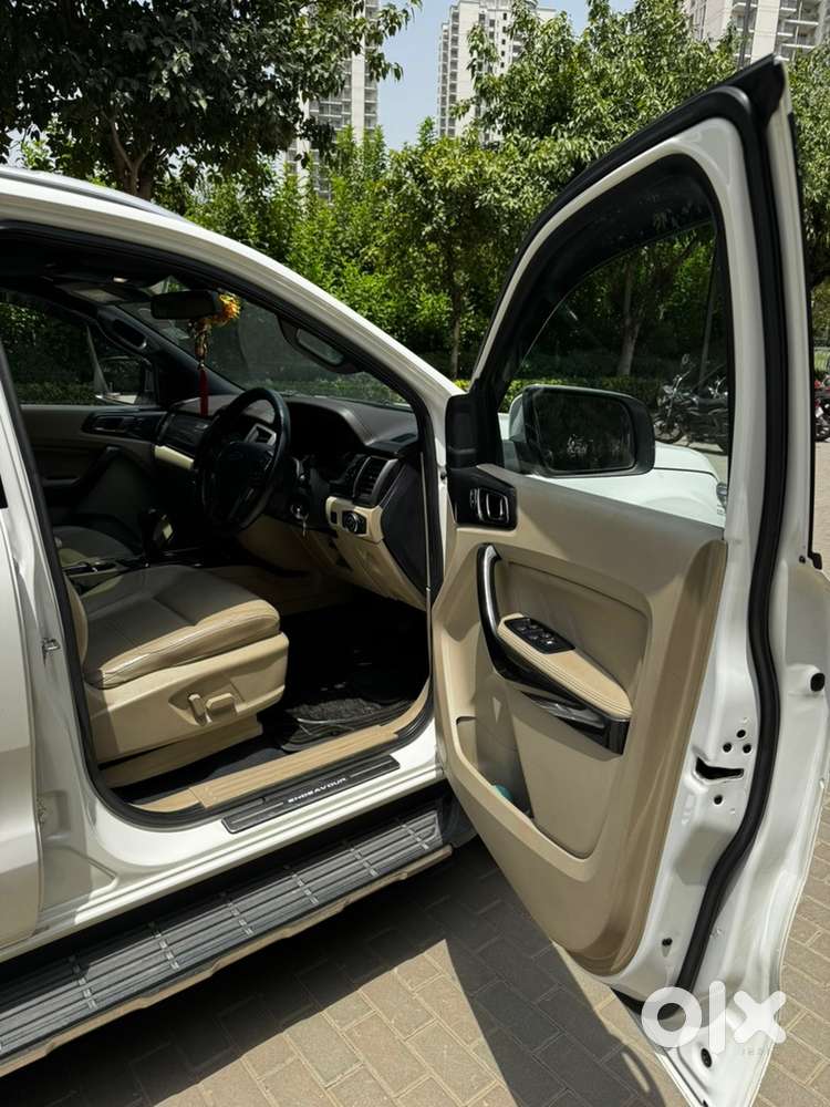 White Ford Endeavour Diesel July2018
