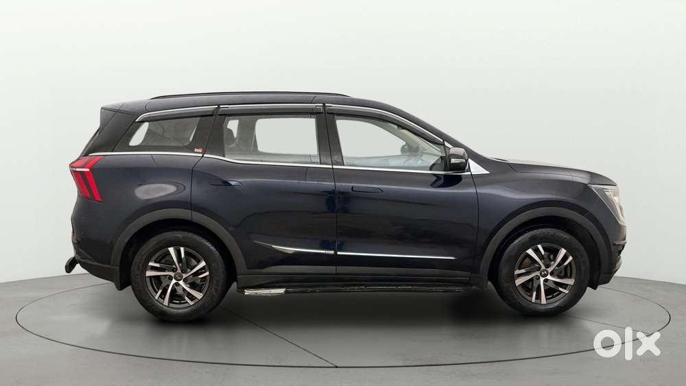 Mahindra Xuv700 2.0 Ax 5 Petrol At Str, 2023, Petrol