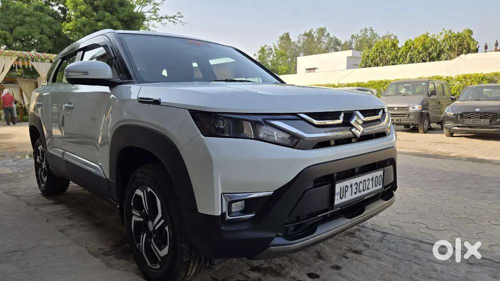 Top Model Alloy Wheel, Back Camera, Armrest