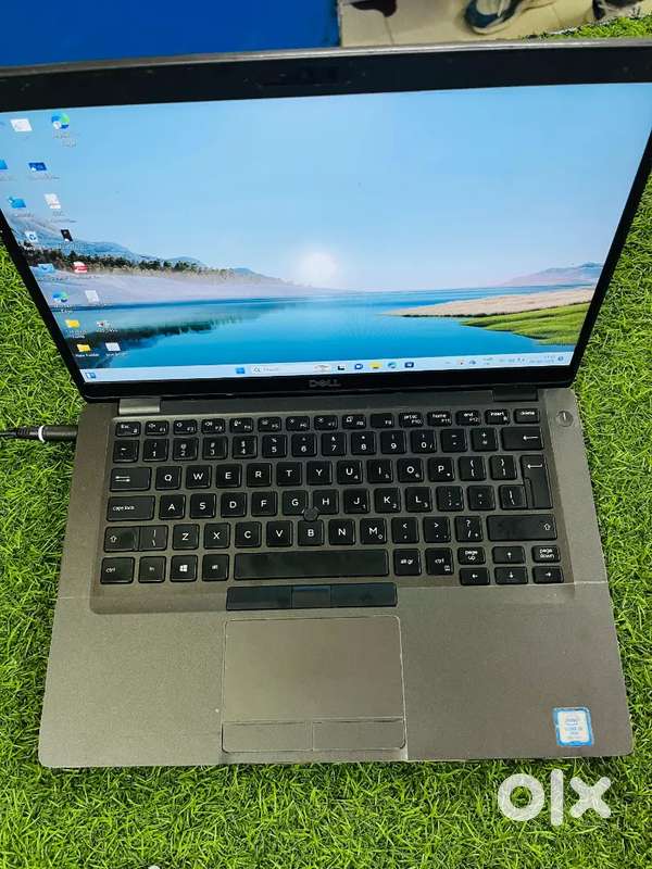 DeII 5400 InteI i5 8th Gen, 
8GB DDR4 RAM  
256GB