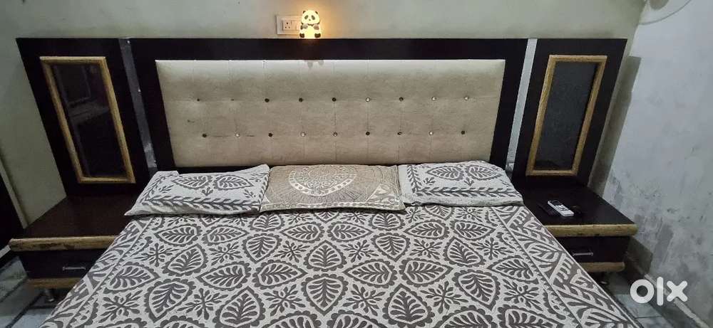 King Size Bed With 6 inch Comfort Mettress For Sale