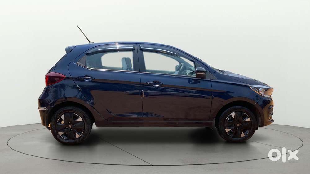 Tata Tiago 1.2 Revotron Xta, 2025, Petrol