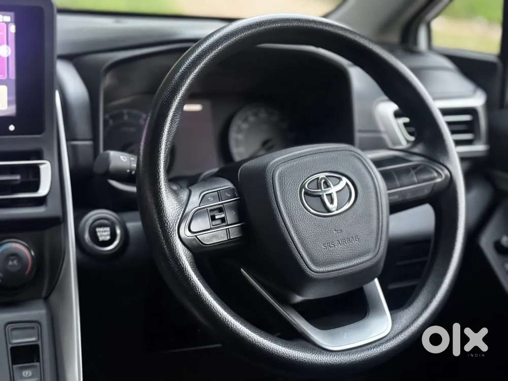 Toyota Innova Hycross, 2023, Petrol
