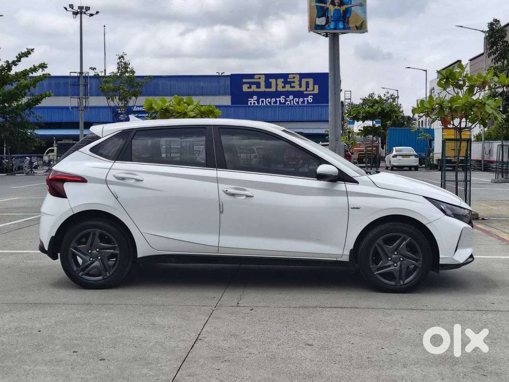 Hyundai I20 Sportz 1.2 Ivt, 2023, Petrol