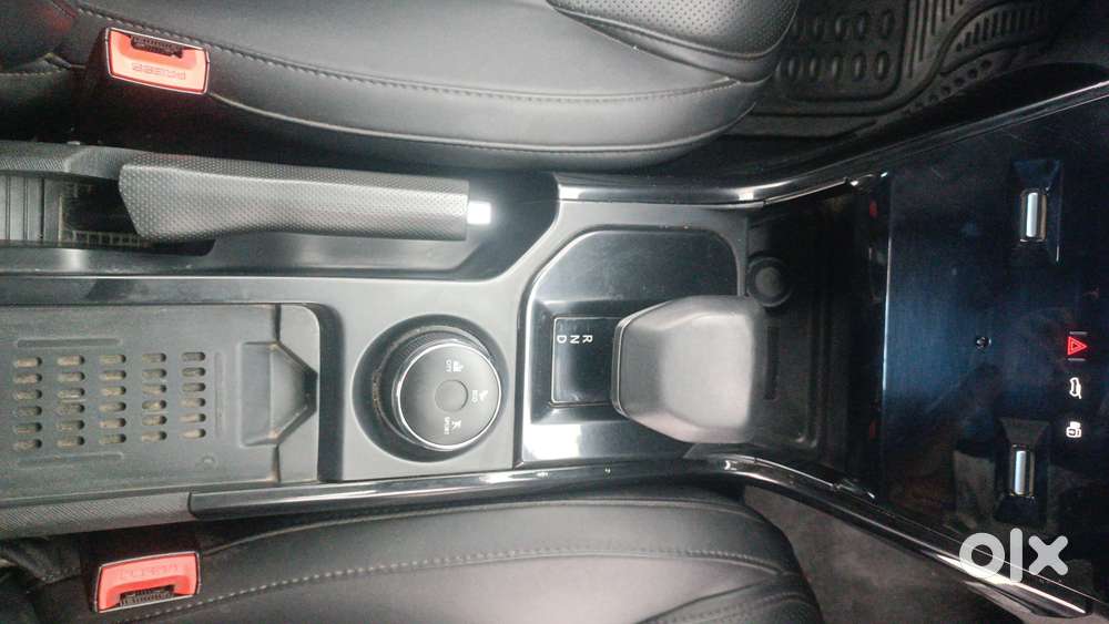 Tata Nexon Fearless Plus S Purple 1.5 Revotorq Diesel 6amt Dual Tone..