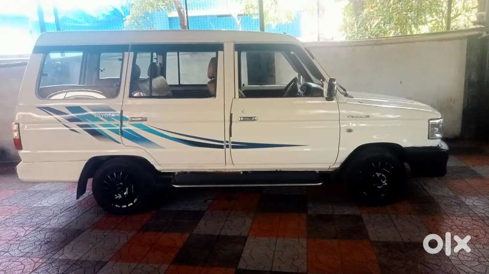 Toyota Qualis 2003 Diesel 203339 Km Driven