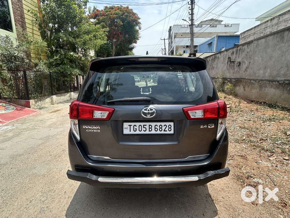 Toyota Innova Crysta 2.4 V 7 Str, 2016, Diesel