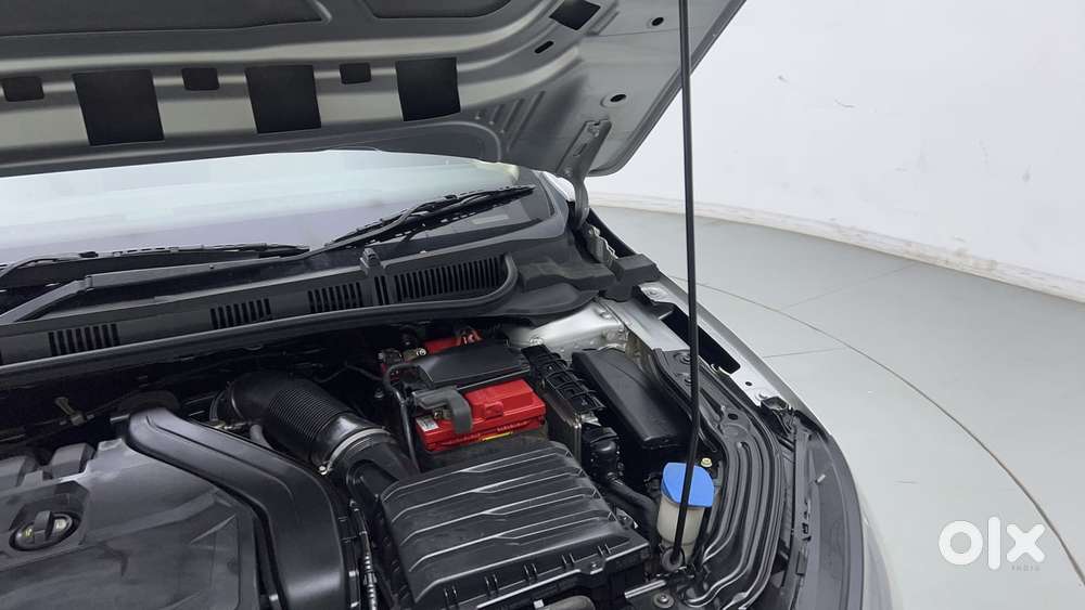Skoda Slavia Style 1.0l Tsi Mt, 2022, Petrol