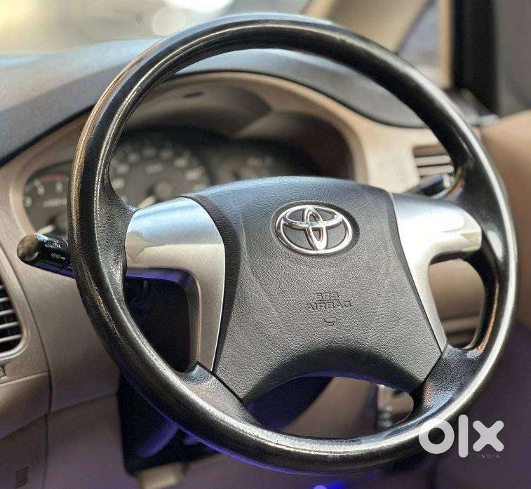 Toyota Innova 2.5 G (diesel) 8 Seater, 2015, Diesel