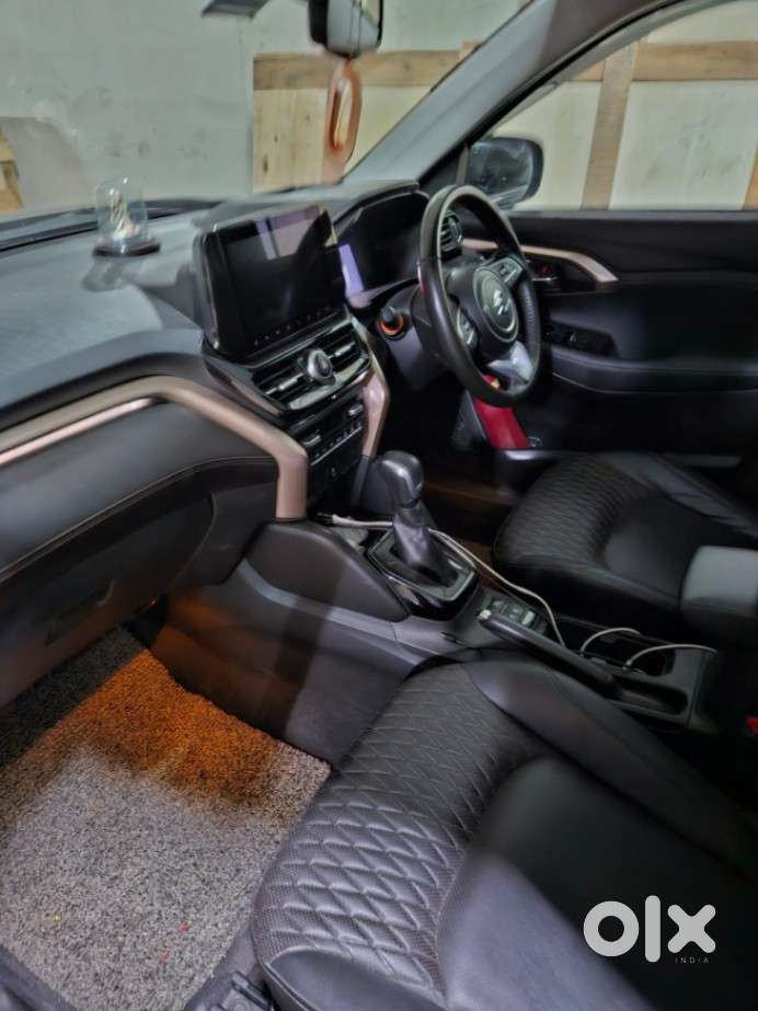 Maruti Suzuki Grand Vitara 1.5 Alpha Plus Intelligent Hybrid Ecvt, 2..