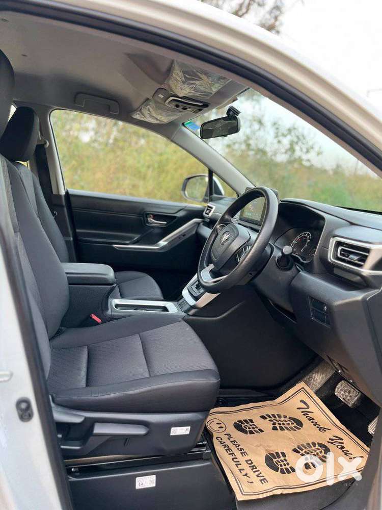 Toyota Innova Hycross 2.0 Gx 8 Str, 2025, Petrol