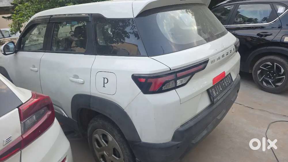 Maruti Brezza Lxi Petrol 2023