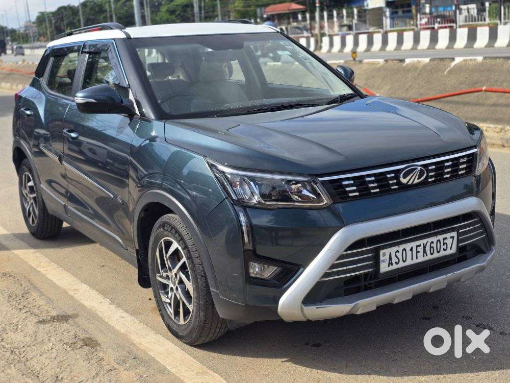 Mahindra Xuv300 W8 Option Dual Tone, 2023, Petrol