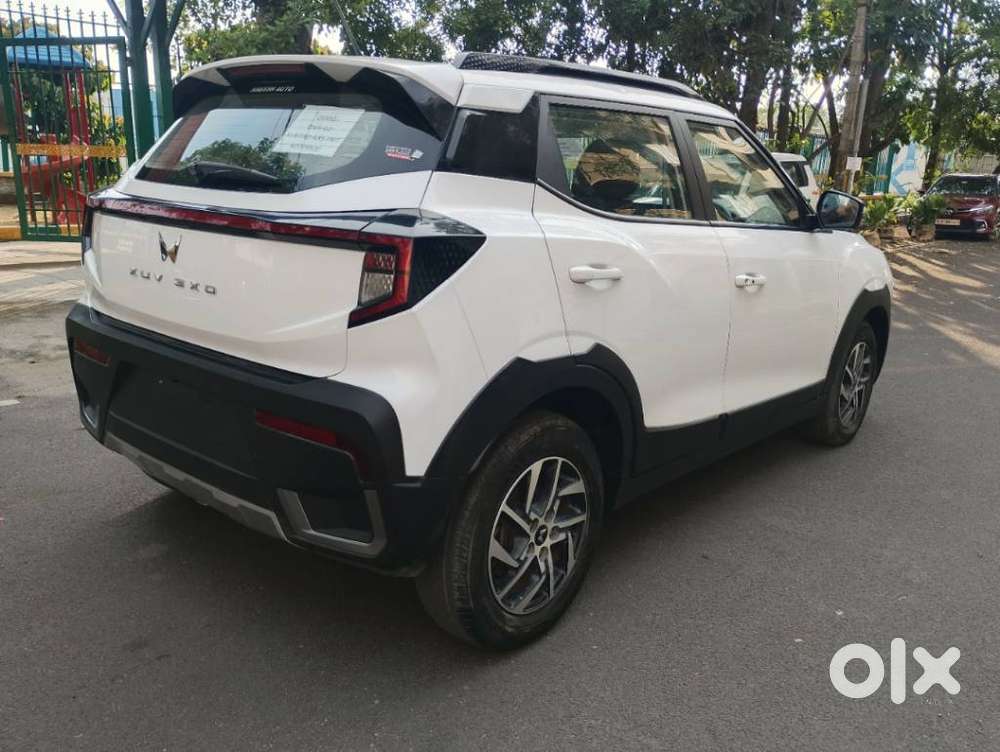 Mahindra Xuv 3xo Ax5 Pm Mt, 2024, Petrol