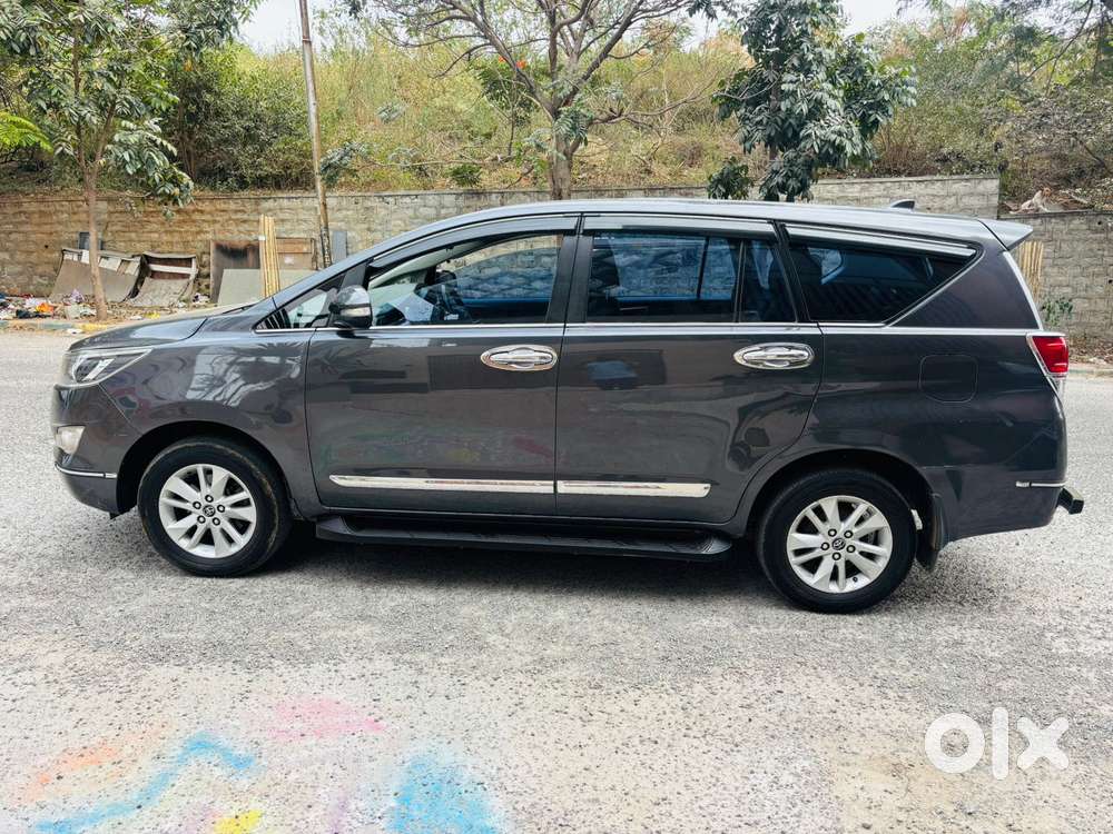 Toyota Innova Crysta 2.4 V 8 Str, 2016, Diesel