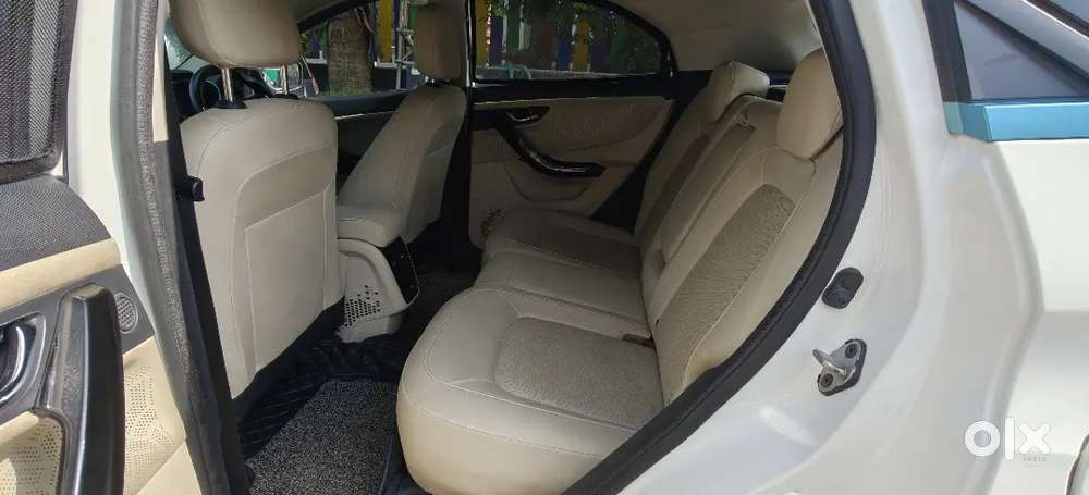 Tata Nexon Ev Max Xz+ Lux With 7.2kw Fast Charger