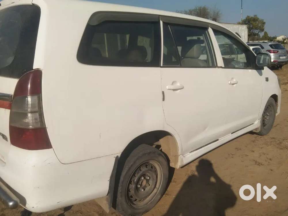 Toyota Innova Hycross 2011 Diesel Manual