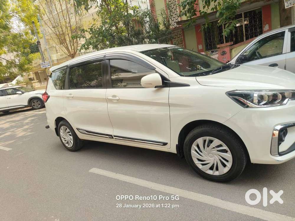 Maruti Suzuki Ertiga Vxi At Petrol, 2022, Petrol
