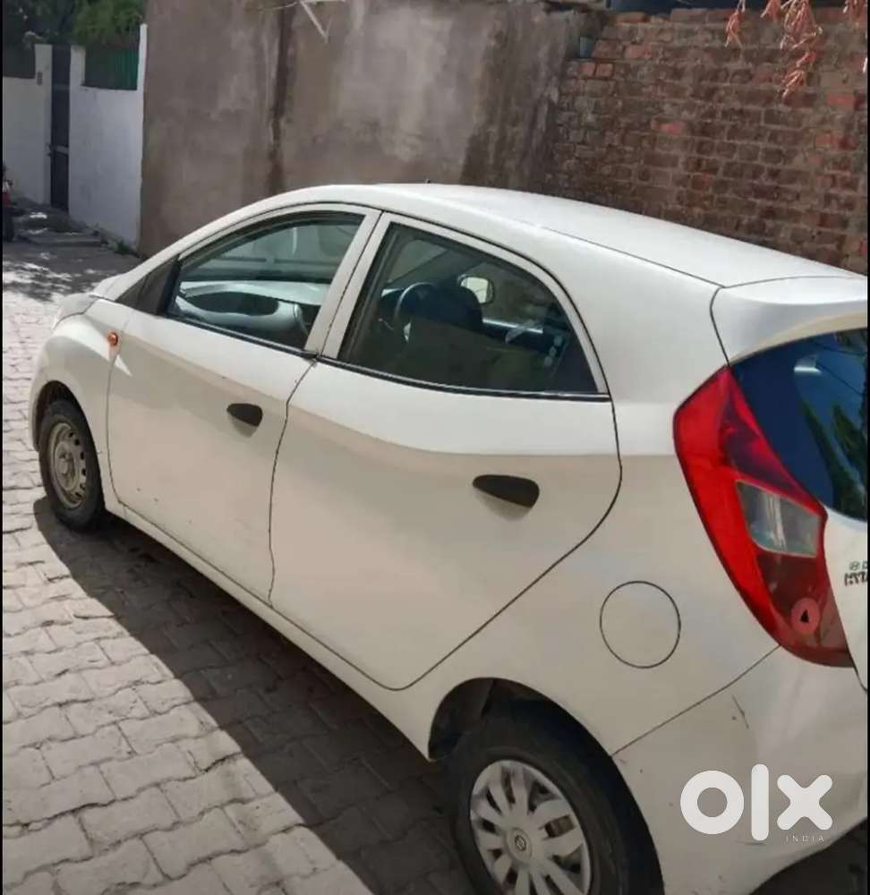 Car Bahut Hi Acchi Condition Mein Hai Ac Bhi Acchi Hai