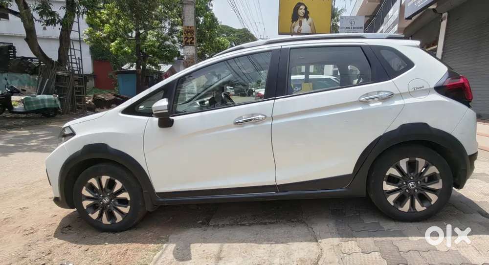 Honda Wrvt Op-end  Wr-v Vx (nov 2022)  Alloy Wheels  Sunroof