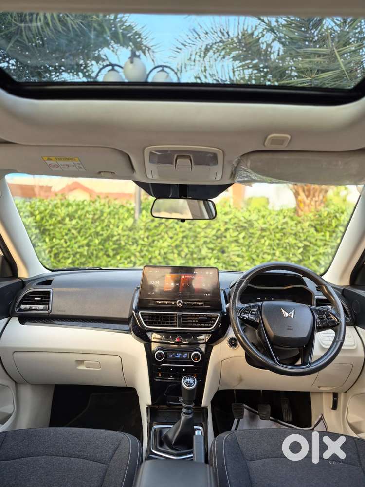 Mahindra Xuv 3xo Ax5 Pm Mt, 2026, Petrol