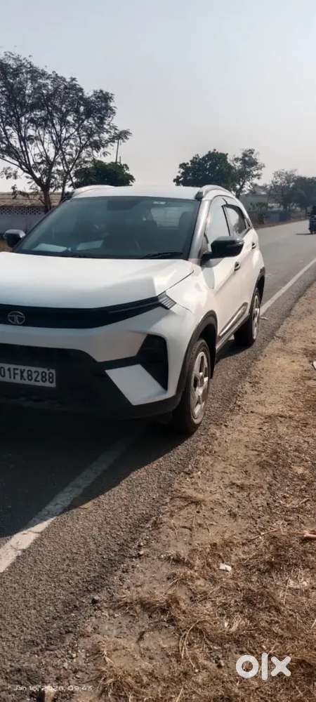 Tata Nexon 2023 Petrol