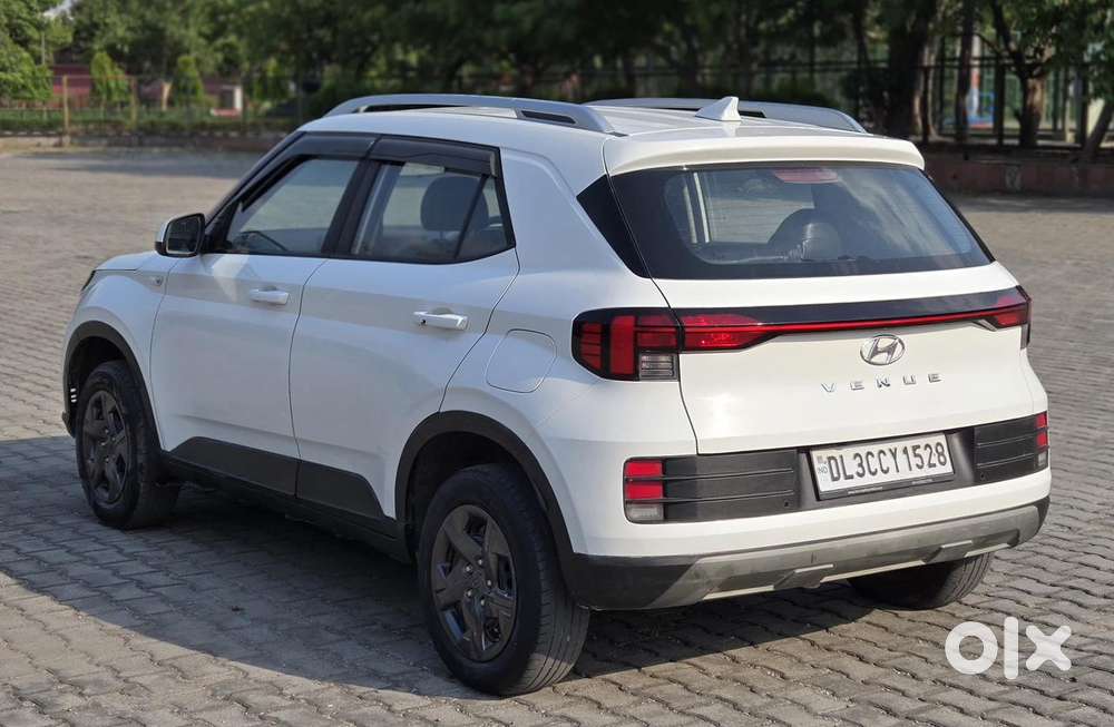 Hyundai Venue S 1.2 Petrol, 2023, Petrol
