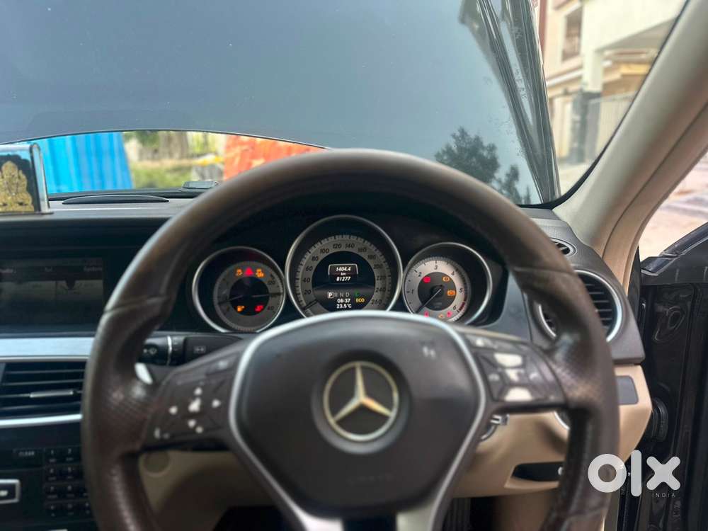 Advocate Used_mercedes-benz-2014 Model