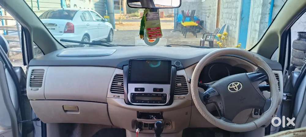 Toyota Innova 2012