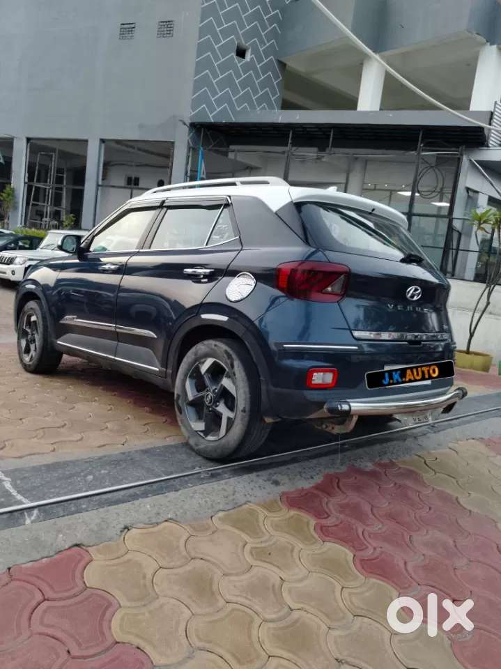 Hyundai Venue Sx (o) Mt 1.0 Turbo Dual Tone, 2020, Petrol