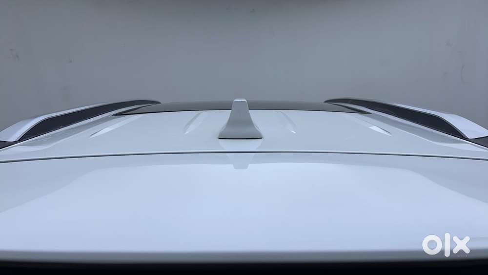 Mahindra Xuv700 2.2 Ax 7 Diesel Mt Luxury Pack Str, 2022, Diesel