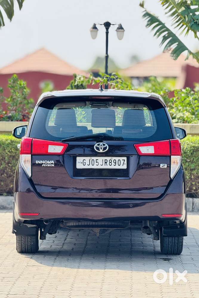 Toyota Innova Crysta 2.8 Zx At 7 Seater, 2016, Diesel