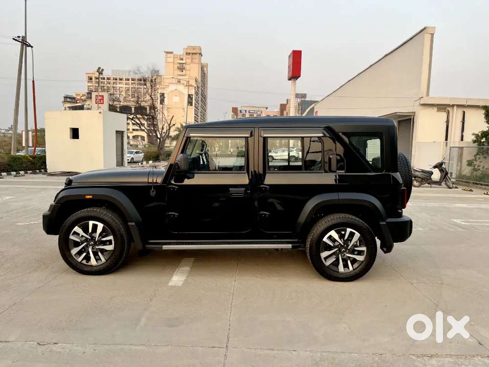 Mahindrathar Roxx Ax7l 4x4 Diesel Automatic . Top Model Car