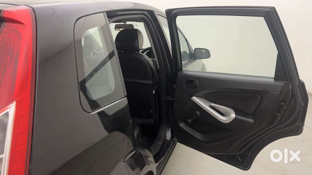 Ford Figo 2010-2012 Petrol Zxi, 2013, Petrol