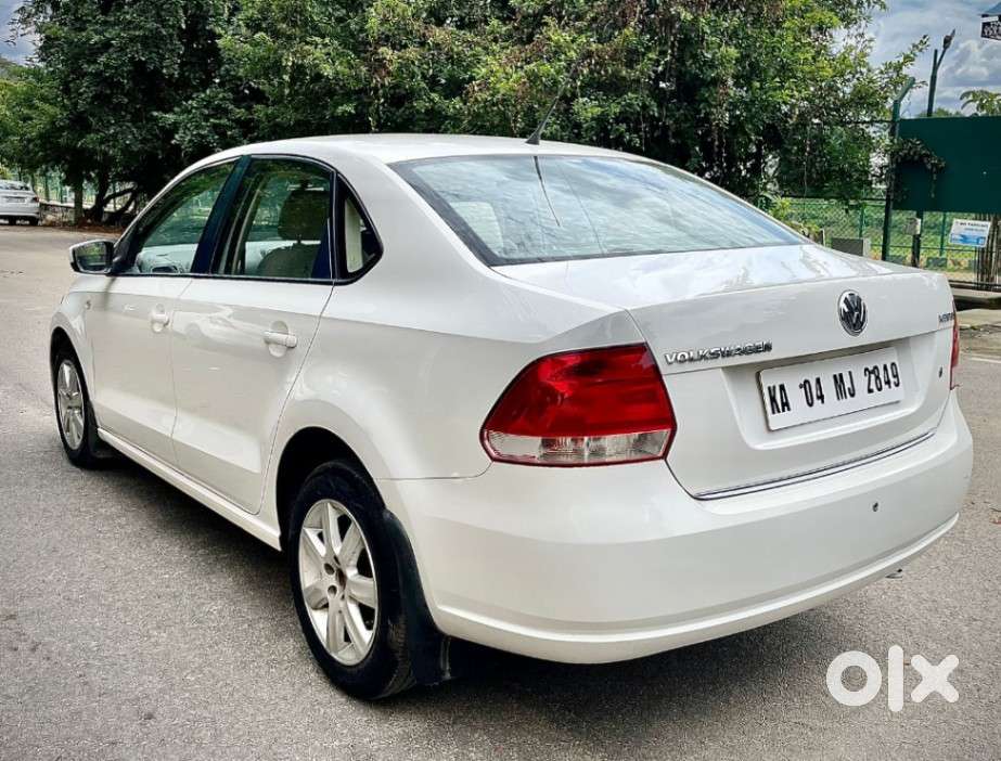 Volkswagen Vento 2010-2013 Petrol Highline, 2011, Petrol