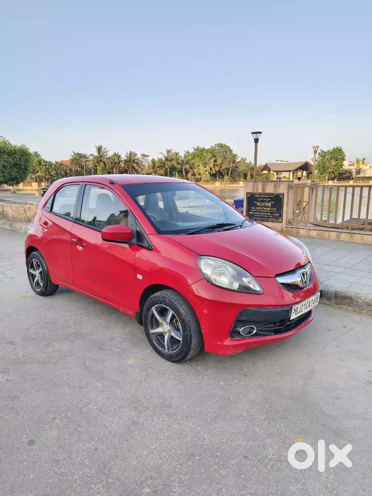 Honda Brio Sporty Look 
 Magwiil Spot Tire Center Lock
