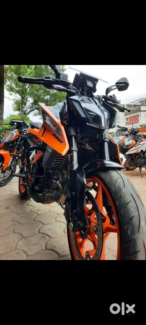 KTM Duke 390 Electric Orange