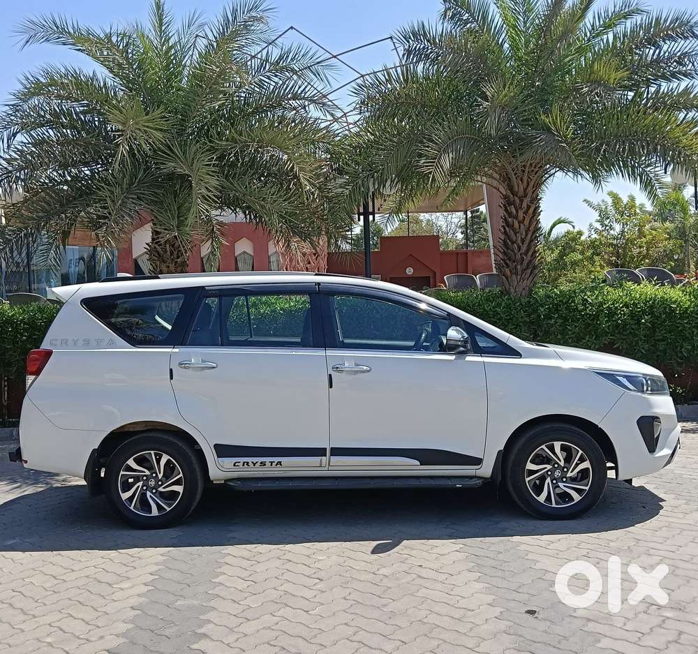 Toyota Innova Crysta 2.4 V 8 Str, 2022, Diesel