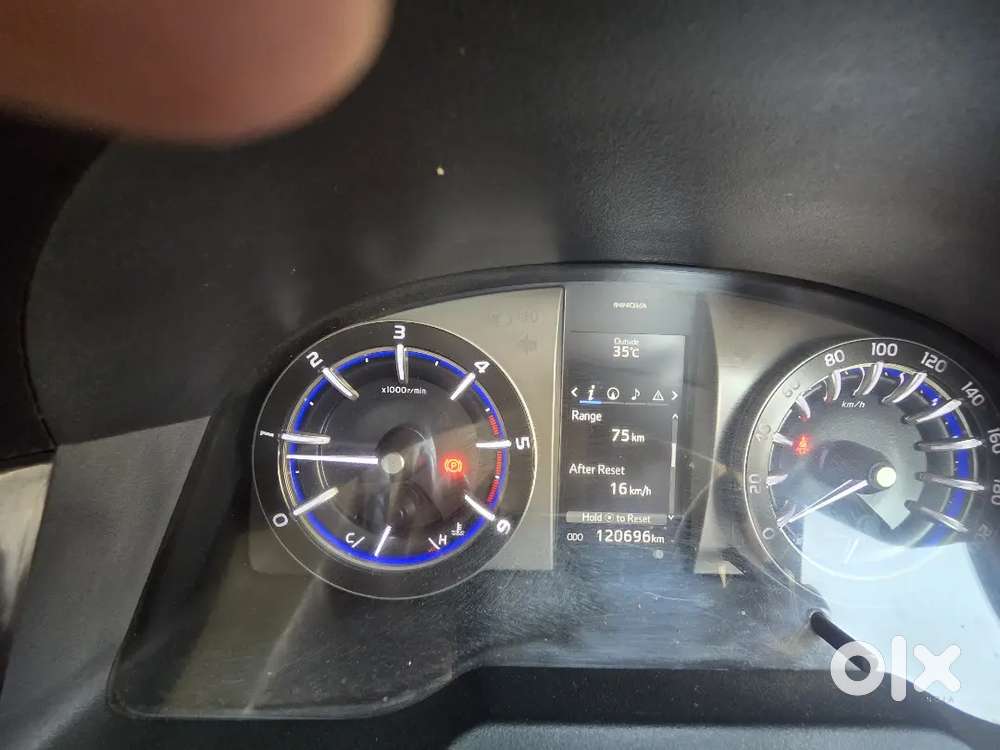 Toyota Innova Crysta 2018 Diesel 120000 Km Driven