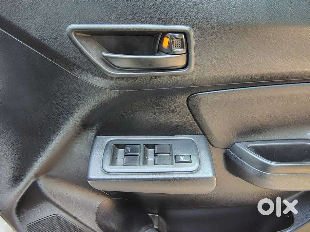 Maruti Suzuki Swift Lxi Optional-o, 2022, Petrol