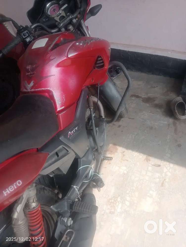 ഹീറോ bike hunk റെഡ് super കണ്ടീഷൻ 2new ടയർ price 25000 negosheble ...
