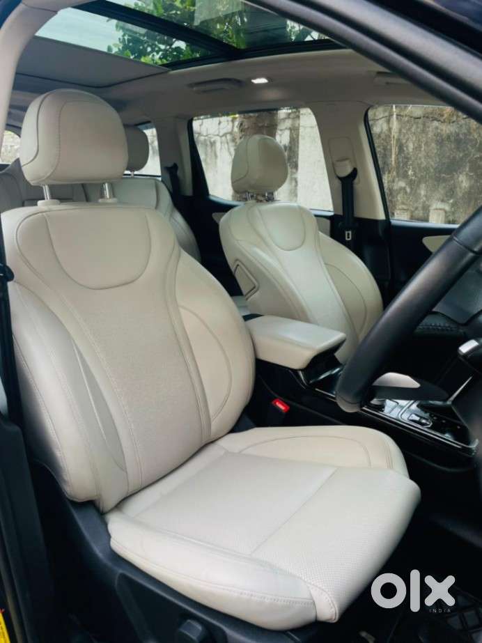 Mahindra Xuv700 2.2 Ax 7 Diesel At Luxury Pack Str, 2021, Diesel
