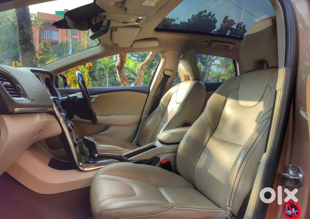 Volvo V40 Cross Country D3 Inscription, 2015, Diesel