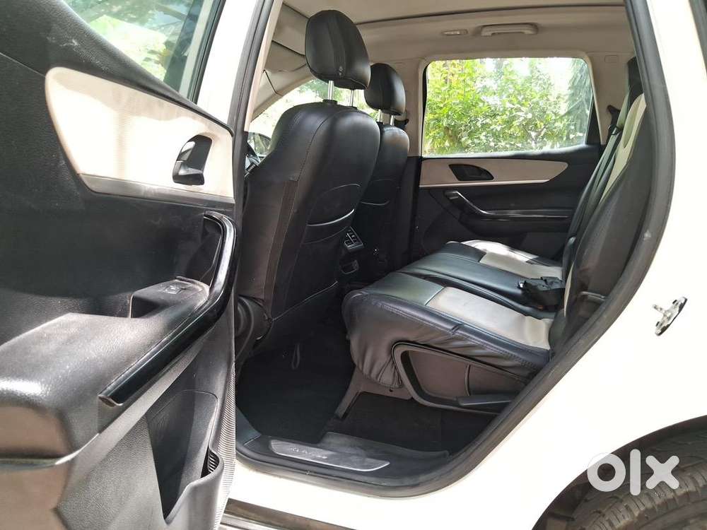 Mahindra Xuv700 2023 Diesel Well Maintained