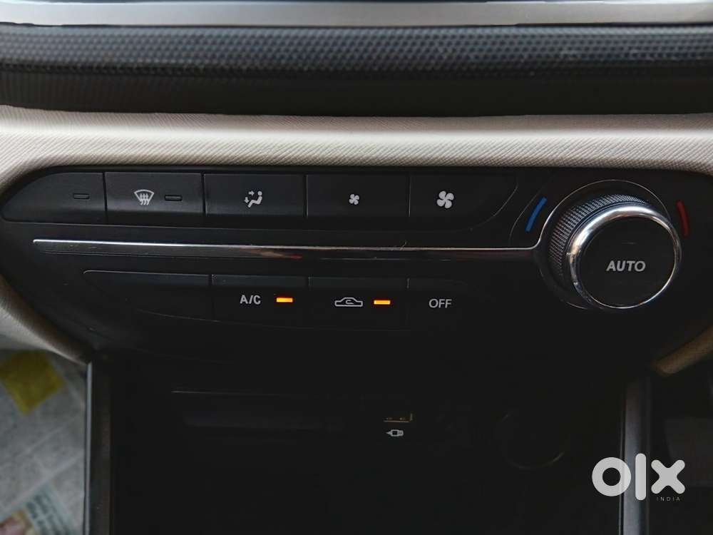 Tata Altroz 1.2 Xt, 2023, Petrol